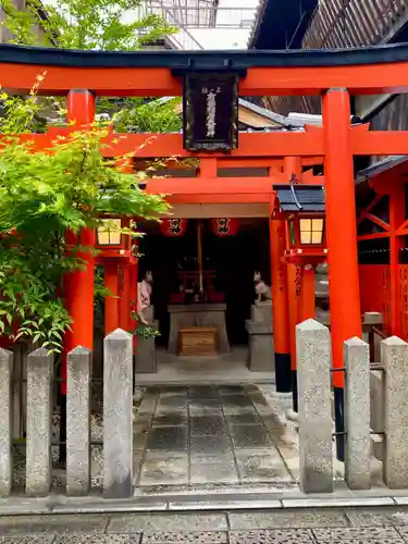 有楽稲荷大明神(織田稲荷)の鳥居