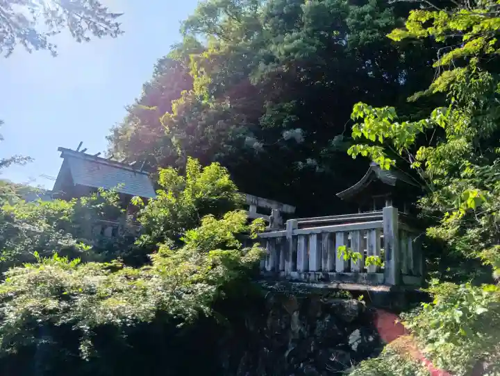 龍神神社の{uncategorized: "未分類", other: "その他", undefined: "問題あり", building: "その他建物", grave: "お墓", sacred_gate: "鳥居", guardian: "狛犬", statue: "像", buddha: "仏像", history: "歴史", nature: "自然", garden: "庭園", animal: "動物", pagoda: "塔", temizu: "手水舎", mountain_gate: "山門・神門", sanctuary: "本殿・本堂", subordinate: "末社・摂社", art: "芸術", scenery: "景色", jizo: "地蔵", ema: "絵馬", goshuin: "御朱印", omikuji: "おみくじ", items: "授与品その他", amulet: "お守り", goshuincho: "御朱印帳", eats: "食事", festival: "お祭り", votive_dance: "神楽", shichigosan: "七五三参", wedding: "結婚式", experience: "体験その他", initially: "初詣", around: "周辺", anti_infection: "感染症対策"}