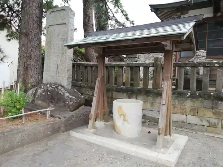 出羽神社の手水舎