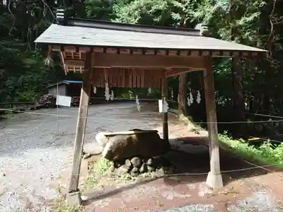 白鳥社の手水舎