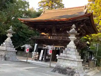 府八幡宮の山門・神門