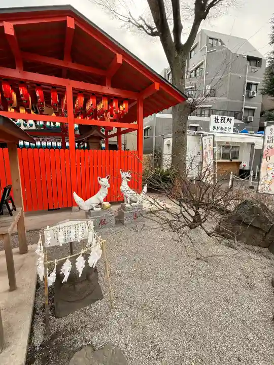 蛇窪神社の{uncategorized: "未分類", other: "その他", undefined: "問題あり", building: "その他建物", grave: "お墓", sacred_gate: "鳥居", guardian: "狛犬", statue: "像", buddha: "仏像", history: "歴史", nature: "自然", garden: "庭園", animal: "動物", pagoda: "塔", temizu: "手水舎", mountain_gate: "山門・神門", sanctuary: "本殿・本堂", subordinate: "末社・摂社", art: "芸術", scenery: "景色", jizo: "地蔵", ema: "絵馬", goshuin: "御朱印", omikuji: "おみくじ", items: "授与品その他", amulet: "お守り", goshuincho: "御朱印帳", eats: "食事", festival: "お祭り", votive_dance: "神楽", shichigosan: "七五三参", wedding: "結婚式", experience: "体験その他", initially: "初詣", around: "周辺", anti_infection: "感染症対策"}