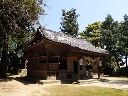 六所神社の本殿