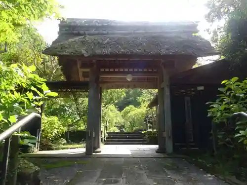 東慶寺の山門・神門