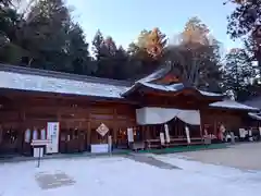 穂高神社本宮の本殿