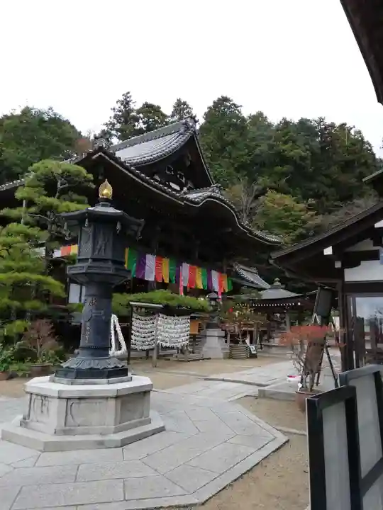 岡寺(龍蓋寺)の本殿・本堂