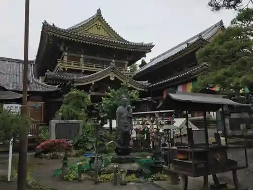 善光寺大勧進の本殿