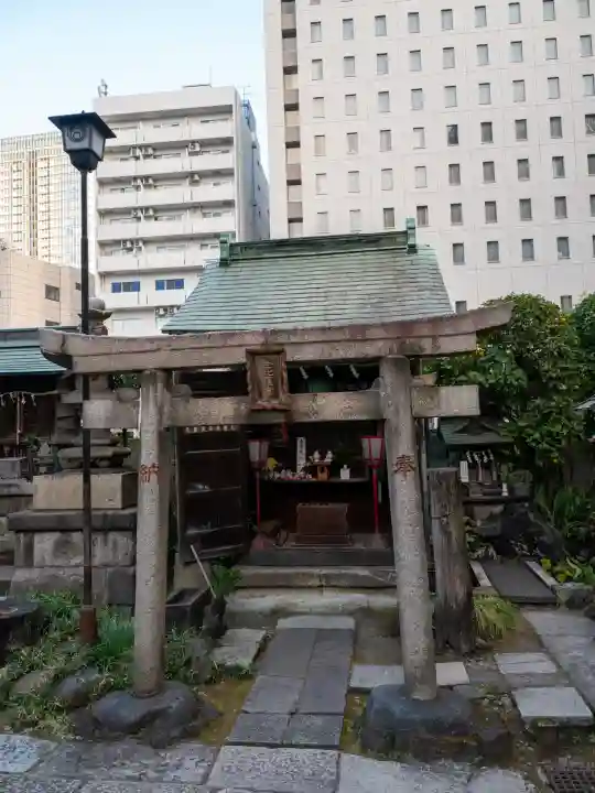 柳森神社の{uncategorized: "未分類", other: "その他", undefined: "問題あり", building: "その他建物", grave: "お墓", sacred_gate: "鳥居", guardian: "狛犬", statue: "像", buddha: "仏像", history: "歴史", nature: "自然", garden: "庭園", animal: "動物", pagoda: "塔", temizu: "手水舎", mountain_gate: "山門・神門", sanctuary: "本殿・本堂", subordinate: "末社・摂社", art: "芸術", scenery: "景色", jizo: "地蔵", ema: "絵馬", goshuin: "御朱印", omikuji: "おみくじ", items: "授与品その他", amulet: "お守り", goshuincho: "御朱印帳", eats: "食事", festival: "お祭り", votive_dance: "神楽", shichigosan: "七五三参", wedding: "結婚式", experience: "体験その他", initially: "初詣", around: "周辺", anti_infection: "感染症対策"}