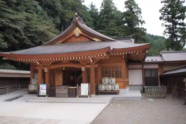 高麗神社の本殿・本堂