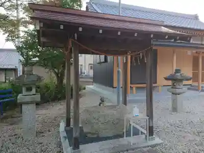 移田神社の手水舎