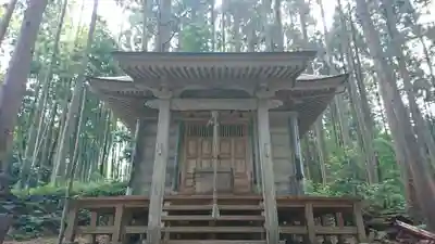 三峰神社の本殿・本堂