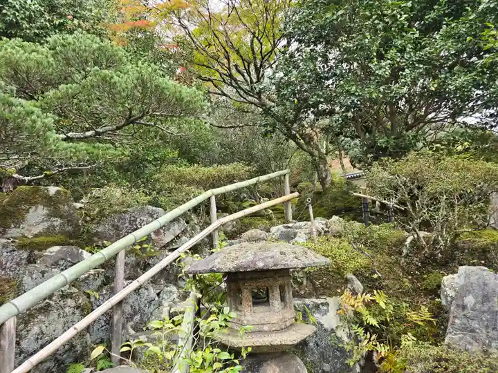 霊鑑寺門跡(京都府)