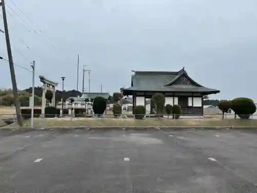 屋船神社の{uncategorized: "未分類", other: "その他", undefined: "問題あり", building: "その他建物", grave: "お墓", sacred_gate: "鳥居", guardian: "狛犬", statue: "像", buddha: "仏像", history: "歴史", nature: "自然", garden: "庭園", animal: "動物", pagoda: "塔", temizu: "手水舎", mountain_gate: "山門・神門", sanctuary: "本殿・本堂", subordinate: "末社・摂社", art: "芸術", scenery: "景色", jizo: "地蔵", ema: "絵馬", goshuin: "御朱印", omikuji: "おみくじ", items: "授与品その他", amulet: "お守り", goshuincho: "御朱印帳", eats: "食事", festival: "お祭り", votive_dance: "神楽", shichigosan: "七五三参", wedding: "結婚式", experience: "体験その他", initially: "初詣", around: "周辺", anti_infection: "感染症対策"}