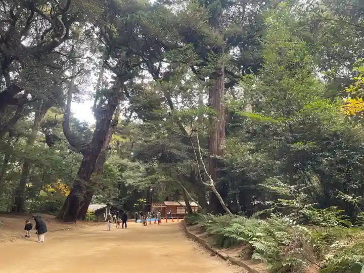 鹿島神宮の{uncategorized: "未分類", other: "その他", undefined: "問題あり", building: "その他建物", grave: "お墓", sacred_gate: "鳥居", guardian: "狛犬", statue: "像", buddha: "仏像", history: "歴史", nature: "自然", garden: "庭園", animal: "動物", pagoda: "塔", temizu: "手水舎", mountain_gate: "山門・神門", sanctuary: "本殿・本堂", subordinate: "末社・摂社", art: "芸術", scenery: "景色", jizo: "地蔵", ema: "絵馬", goshuin: "御朱印", omikuji: "おみくじ", items: "授与品その他", amulet: "お守り", goshuincho: "御朱印帳", eats: "食事", festival: "お祭り", votive_dance: "神楽", shichigosan: "七五三参", wedding: "結婚式", experience: "体験その他", initially: "初詣", around: "周辺", anti_infection: "感染症対策"}