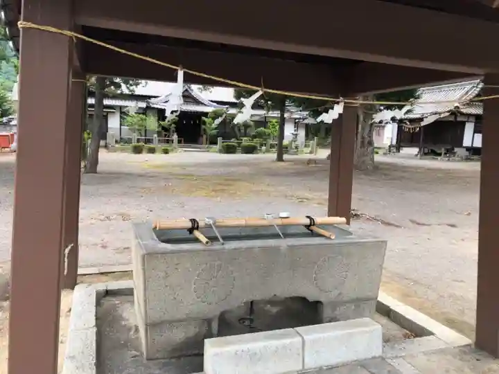 白峰宮の手水舎