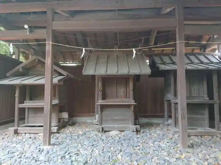 神明社(村合町)の末社・摂社