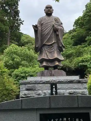 妙本寺の像