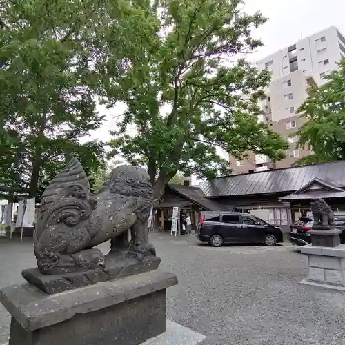 札幌諏訪神社の狛犬