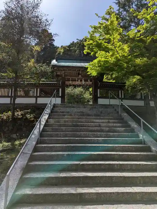 月読神社(松尾大社摂社)の山門・神門