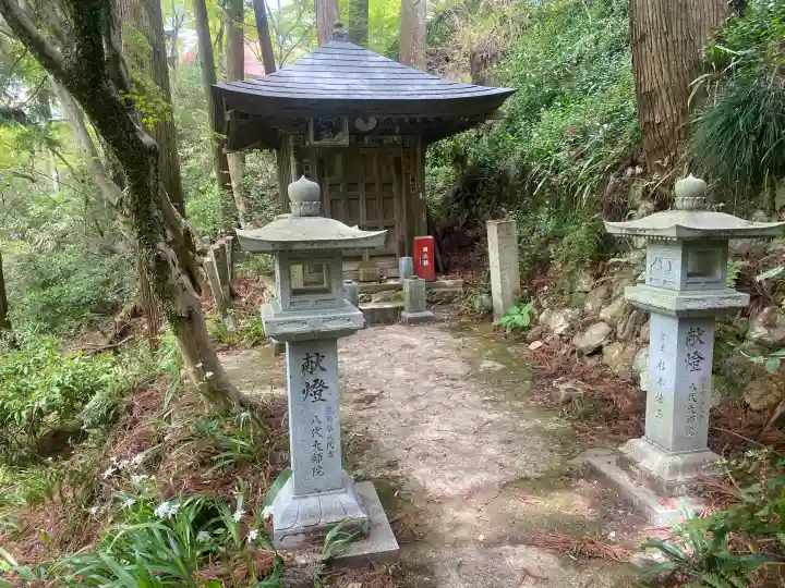 施福寺の{uncategorized: "未分類", other: "その他", undefined: "問題あり", building: "その他建物", grave: "お墓", sacred_gate: "鳥居", guardian: "狛犬", statue: "像", buddha: "仏像", history: "歴史", nature: "自然", garden: "庭園", animal: "動物", pagoda: "塔", temizu: "手水舎", mountain_gate: "山門・神門", sanctuary: "本殿・本堂", subordinate: "末社・摂社", art: "芸術", scenery: "景色", jizo: "地蔵", ema: "絵馬", goshuin: "御朱印", omikuji: "おみくじ", items: "授与品その他", amulet: "お守り", goshuincho: "御朱印帳", eats: "食事", festival: "お祭り", votive_dance: "神楽", shichigosan: "七五三参", wedding: "結婚式", experience: "体験その他", initially: "初詣", around: "周辺", anti_infection: "感染症対策"}