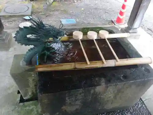蠶養國神社の手水舎