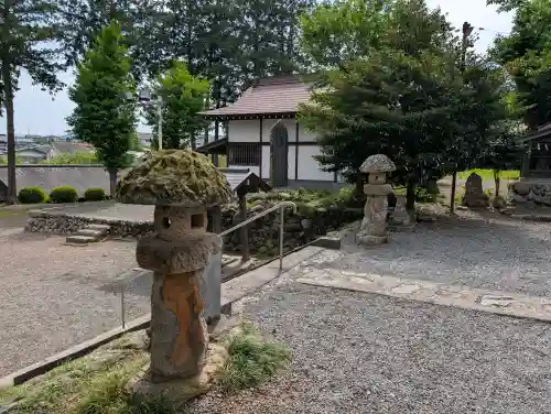 春日神社の{uncategorized: "未分類", other: "その他", undefined: "問題あり", building: "その他建物", grave: "お墓", sacred_gate: "鳥居", guardian: "狛犬", statue: "像", buddha: "仏像", history: "歴史", nature: "自然", garden: "庭園", animal: "動物", pagoda: "塔", temizu: "手水舎", mountain_gate: "山門・神門", sanctuary: "本殿・本堂", subordinate: "末社・摂社", art: "芸術", scenery: "景色", jizo: "地蔵", ema: "絵馬", goshuin: "御朱印", omikuji: "おみくじ", items: "授与品その他", amulet: "お守り", goshuincho: "御朱印帳", eats: "食事", festival: "お祭り", votive_dance: "神楽", shichigosan: "七五三参", wedding: "結婚式", experience: "体験その他", initially: "初詣", around: "周辺", anti_infection: "感染症対策"}