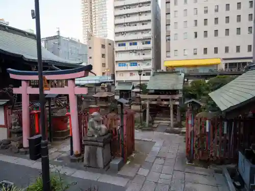 柳森神社の{uncategorized: "未分類", other: "その他", undefined: "問題あり", building: "その他建物", grave: "お墓", sacred_gate: "鳥居", guardian: "狛犬", statue: "像", buddha: "仏像", history: "歴史", nature: "自然", garden: "庭園", animal: "動物", pagoda: "塔", temizu: "手水舎", mountain_gate: "山門・神門", sanctuary: "本殿・本堂", subordinate: "末社・摂社", art: "芸術", scenery: "景色", jizo: "地蔵", ema: "絵馬", goshuin: "御朱印", omikuji: "おみくじ", items: "授与品その他", amulet: "お守り", goshuincho: "御朱印帳", eats: "食事", festival: "お祭り", votive_dance: "神楽", shichigosan: "七五三参", wedding: "結婚式", experience: "体験その他", initially: "初詣", around: "周辺", anti_infection: "感染症対策"}