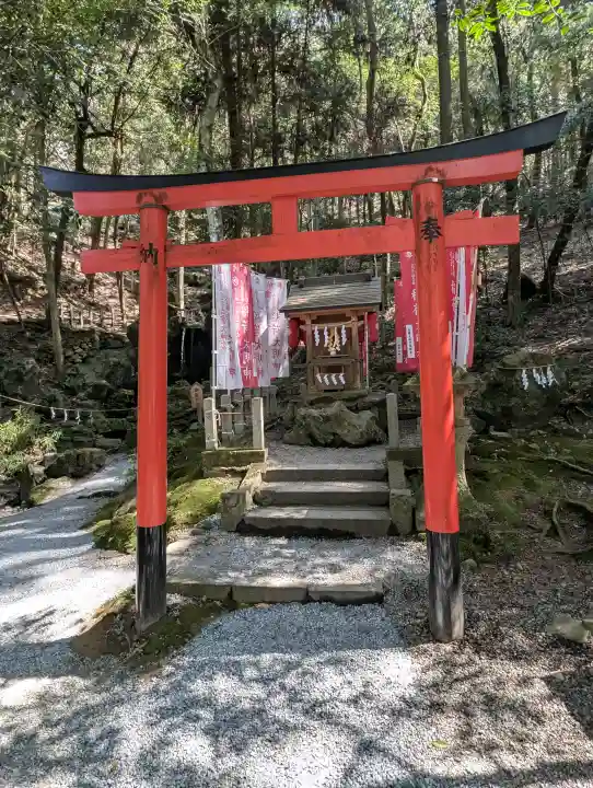 出雲大神宮の{uncategorized: "未分類", other: "その他", undefined: "問題あり", building: "その他建物", grave: "お墓", sacred_gate: "鳥居", guardian: "狛犬", statue: "像", buddha: "仏像", history: "歴史", nature: "自然", garden: "庭園", animal: "動物", pagoda: "塔", temizu: "手水舎", mountain_gate: "山門・神門", sanctuary: "本殿・本堂", subordinate: "末社・摂社", art: "芸術", scenery: "景色", jizo: "地蔵", ema: "絵馬", goshuin: "御朱印", omikuji: "おみくじ", items: "授与品その他", amulet: "お守り", goshuincho: "御朱印帳", eats: "食事", festival: "お祭り", votive_dance: "神楽", shichigosan: "七五三参", wedding: "結婚式", experience: "体験その他", initially: "初詣", around: "周辺", anti_infection: "感染症対策"}