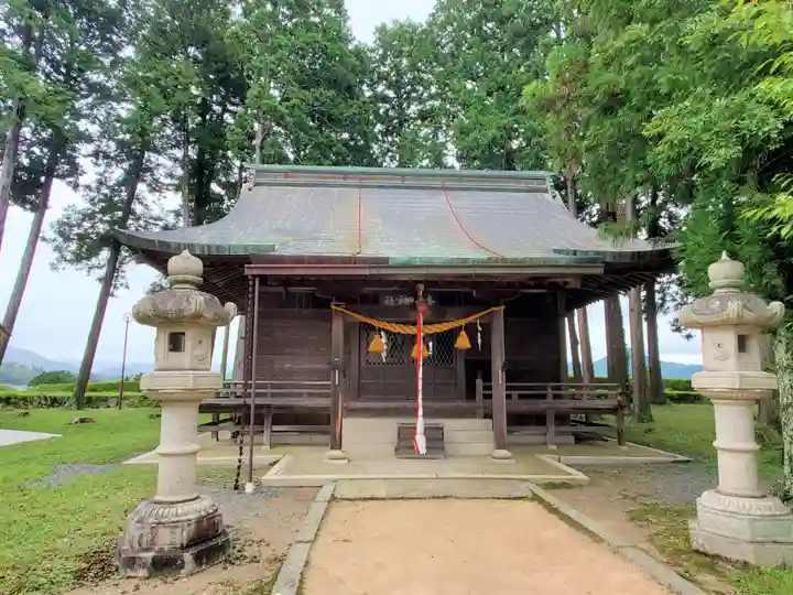 青山神社の本殿・本堂