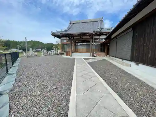 阿弥陀寺の{uncategorized: "未分類", other: "その他", undefined: "問題あり", building: "その他建物", grave: "お墓", sacred_gate: "鳥居", guardian: "狛犬", statue: "像", buddha: "仏像", history: "歴史", nature: "自然", garden: "庭園", animal: "動物", pagoda: "塔", temizu: "手水舎", mountain_gate: "山門・神門", sanctuary: "本殿・本堂", subordinate: "末社・摂社", art: "芸術", scenery: "景色", jizo: "地蔵", ema: "絵馬", goshuin: "御朱印", omikuji: "おみくじ", items: "授与品その他", amulet: "お守り", goshuincho: "御朱印帳", eats: "食事", festival: "お祭り", votive_dance: "神楽", shichigosan: "七五三参", wedding: "結婚式", experience: "体験その他", initially: "初詣", around: "周辺", anti_infection: "感染症対策"}