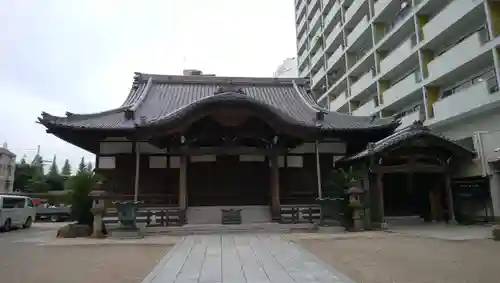 長泉寺の本殿・本堂