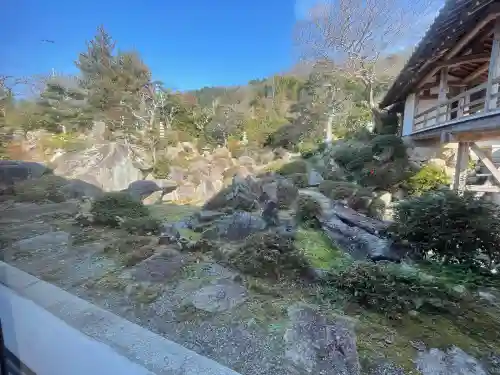妙感寺の{uncategorized: "未分類", other: "その他", undefined: "問題あり", building: "その他建物", grave: "お墓", sacred_gate: "鳥居", guardian: "狛犬", statue: "像", buddha: "仏像", history: "歴史", nature: "自然", garden: "庭園", animal: "動物", pagoda: "塔", temizu: "手水舎", mountain_gate: "山門・神門", sanctuary: "本殿・本堂", subordinate: "末社・摂社", art: "芸術", scenery: "景色", jizo: "地蔵", ema: "絵馬", goshuin: "御朱印", omikuji: "おみくじ", items: "授与品その他", amulet: "お守り", goshuincho: "御朱印帳", eats: "食事", festival: "お祭り", votive_dance: "神楽", shichigosan: "七五三参", wedding: "結婚式", experience: "体験その他", initially: "初詣", around: "周辺", anti_infection: "感染症対策"}