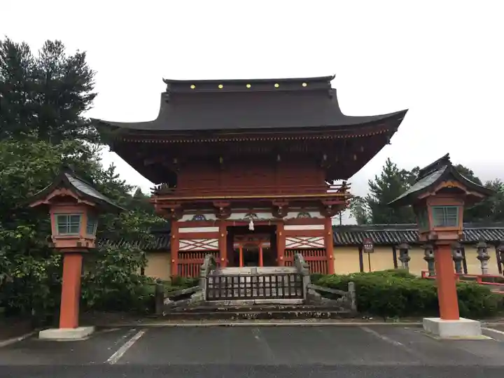 美濃國一宮 南宮大社の山門・神門