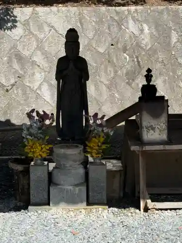 根来寺の{uncategorized: "未分類", other: "その他", undefined: "問題あり", building: "その他建物", grave: "お墓", sacred_gate: "鳥居", guardian: "狛犬", statue: "像", buddha: "仏像", history: "歴史", nature: "自然", garden: "庭園", animal: "動物", pagoda: "塔", temizu: "手水舎", mountain_gate: "山門・神門", sanctuary: "本殿・本堂", subordinate: "末社・摂社", art: "芸術", scenery: "景色", jizo: "地蔵", ema: "絵馬", goshuin: "御朱印", omikuji: "おみくじ", items: "授与品その他", amulet: "お守り", goshuincho: "御朱印帳", eats: "食事", festival: "お祭り", votive_dance: "神楽", shichigosan: "七五三参", wedding: "結婚式", experience: "体験その他", initially: "初詣", around: "周辺", anti_infection: "感染症対策"}