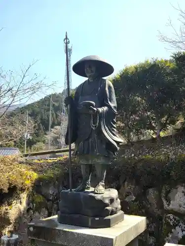 真福寺の像
