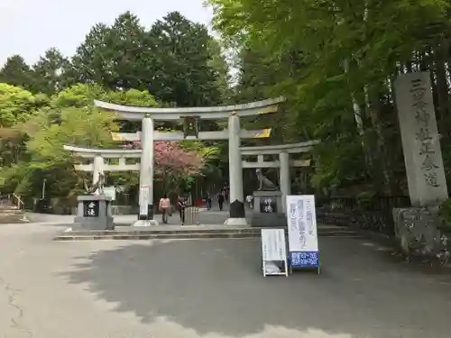 三峯神社の鳥居