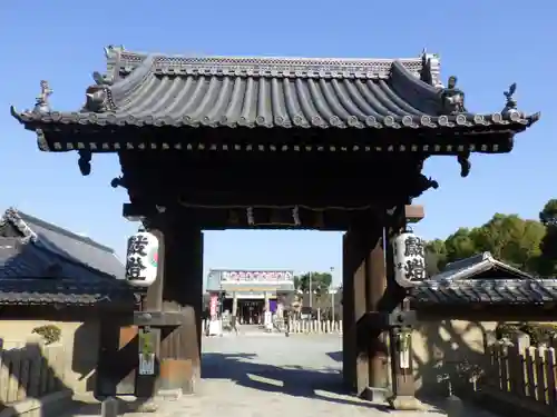 貴布禰神社の山門・神門
