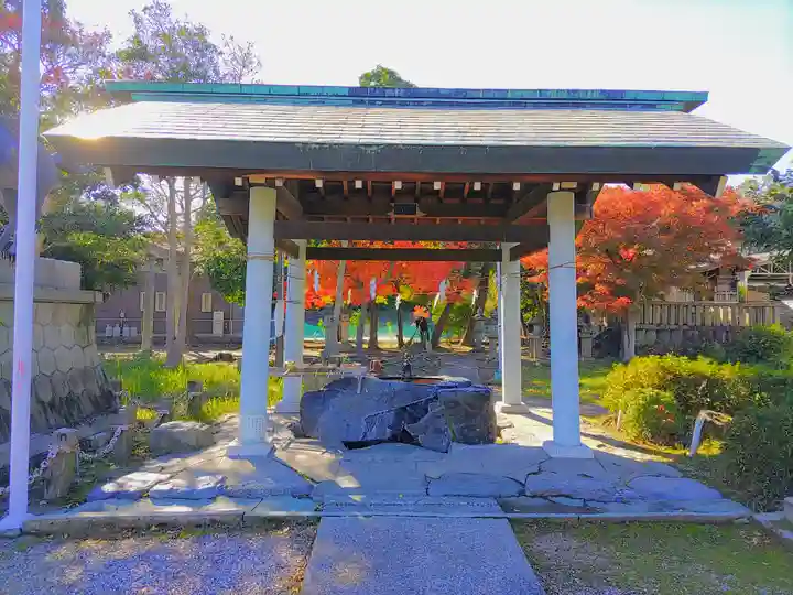 神明神社(上中町長間)の手水舎