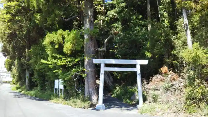 男神社の鳥居