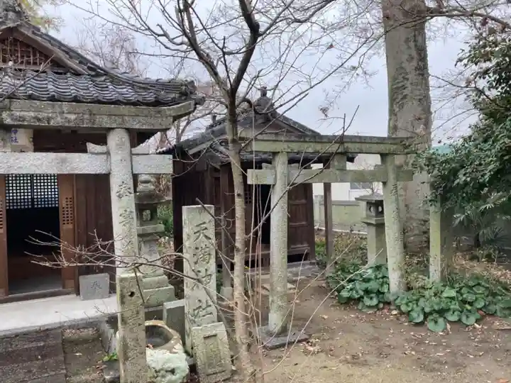 鶴岡八幡神社の末社・摂社