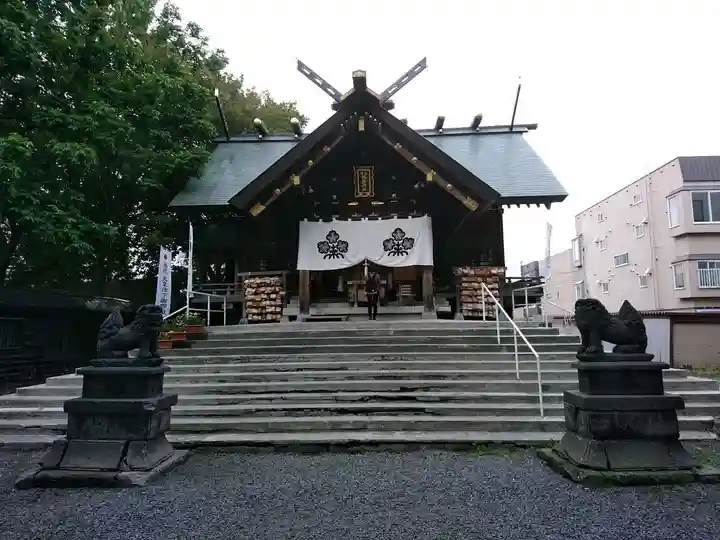 札幌諏訪神社の本殿・本堂