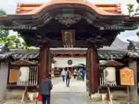 善光寺大本願の山門・神門