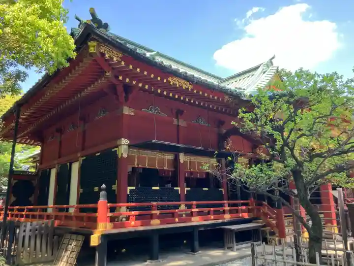 根津神社の{uncategorized: "未分類", other: "その他", undefined: "問題あり", building: "その他建物", grave: "お墓", sacred_gate: "鳥居", guardian: "狛犬", statue: "像", buddha: "仏像", history: "歴史", nature: "自然", garden: "庭園", animal: "動物", pagoda: "塔", temizu: "手水舎", mountain_gate: "山門・神門", sanctuary: "本殿・本堂", subordinate: "末社・摂社", art: "芸術", scenery: "景色", jizo: "地蔵", ema: "絵馬", goshuin: "御朱印", omikuji: "おみくじ", items: "授与品その他", amulet: "お守り", goshuincho: "御朱印帳", eats: "食事", festival: "お祭り", votive_dance: "神楽", shichigosan: "七五三参", wedding: "結婚式", experience: "体験その他", initially: "初詣", around: "周辺", anti_infection: "感染症対策"}