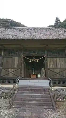 岩屋熊野座神社の本殿