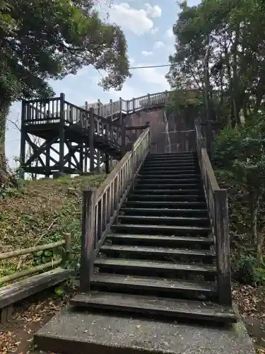 照日神社の{uncategorized: "未分類", other: "その他", undefined: "問題あり", building: "その他建物", grave: "お墓", sacred_gate: "鳥居", guardian: "狛犬", statue: "像", buddha: "仏像", history: "歴史", nature: "自然", garden: "庭園", animal: "動物", pagoda: "塔", temizu: "手水舎", mountain_gate: "山門・神門", sanctuary: "本殿・本堂", subordinate: "末社・摂社", art: "芸術", scenery: "景色", jizo: "地蔵", ema: "絵馬", goshuin: "御朱印", omikuji: "おみくじ", items: "授与品その他", amulet: "お守り", goshuincho: "御朱印帳", eats: "食事", festival: "お祭り", votive_dance: "神楽", shichigosan: "七五三参", wedding: "結婚式", experience: "体験その他", initially: "初詣", around: "周辺", anti_infection: "感染症対策"}