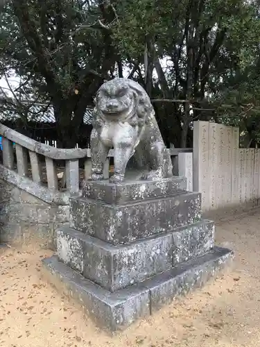 白鳥神社の狛犬