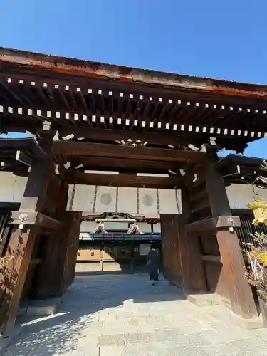 賀茂御祖神社（下鴨神社）の{uncategorized: "未分類", other: "その他", undefined: "問題あり", building: "その他建物", grave: "お墓", sacred_gate: "鳥居", guardian: "狛犬", statue: "像", buddha: "仏像", history: "歴史", nature: "自然", garden: "庭園", animal: "動物", pagoda: "塔", temizu: "手水舎", mountain_gate: "山門・神門", sanctuary: "本殿・本堂", subordinate: "末社・摂社", art: "芸術", scenery: "景色", jizo: "地蔵", ema: "絵馬", goshuin: "御朱印", omikuji: "おみくじ", items: "授与品その他", amulet: "お守り", goshuincho: "御朱印帳", eats: "食事", festival: "お祭り", votive_dance: "神楽", shichigosan: "七五三参", wedding: "結婚式", experience: "体験その他", initially: "初詣", around: "周辺", anti_infection: "感染症対策"}