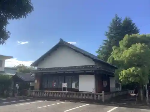 新羅神社の建物その他