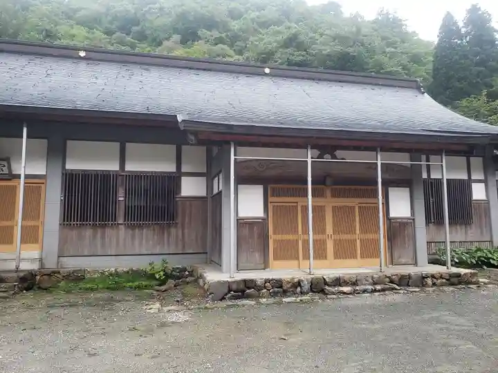 洞寿院の本殿・本堂