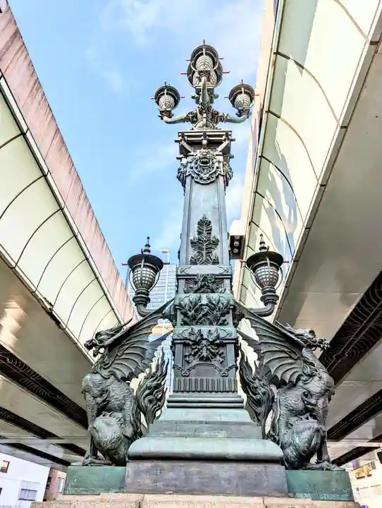三囲神社(三圍神社)日本橋摂社の像
